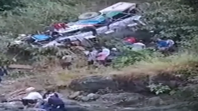 Tragic Bus Accident in Uttarakhand: 36 Lives Lost Almora, Uttarakhand – A devastating bus accident occurred on Monday morning in the Almora district of Uttarakhand, resulting in the tragic loss of 36