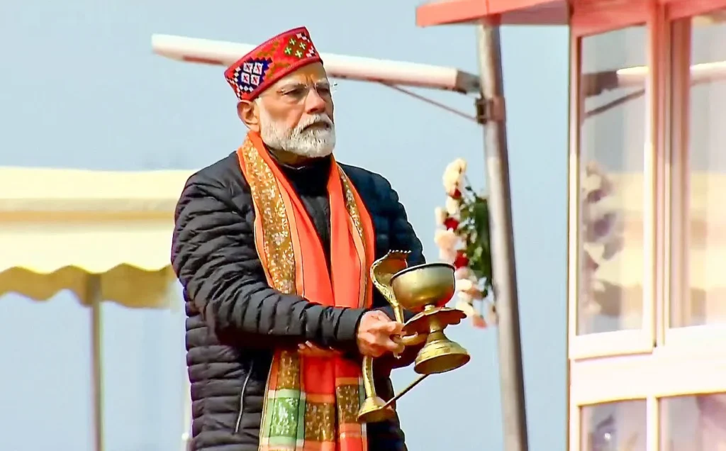 PM Modi participated in various rituals and engaged with devotees,