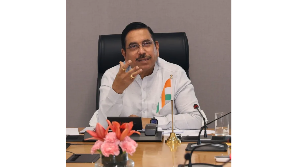 Calls Blood Donation a Life-Saving Act Indian Leaders Encourage Blood Donation to Save Lives on June 14