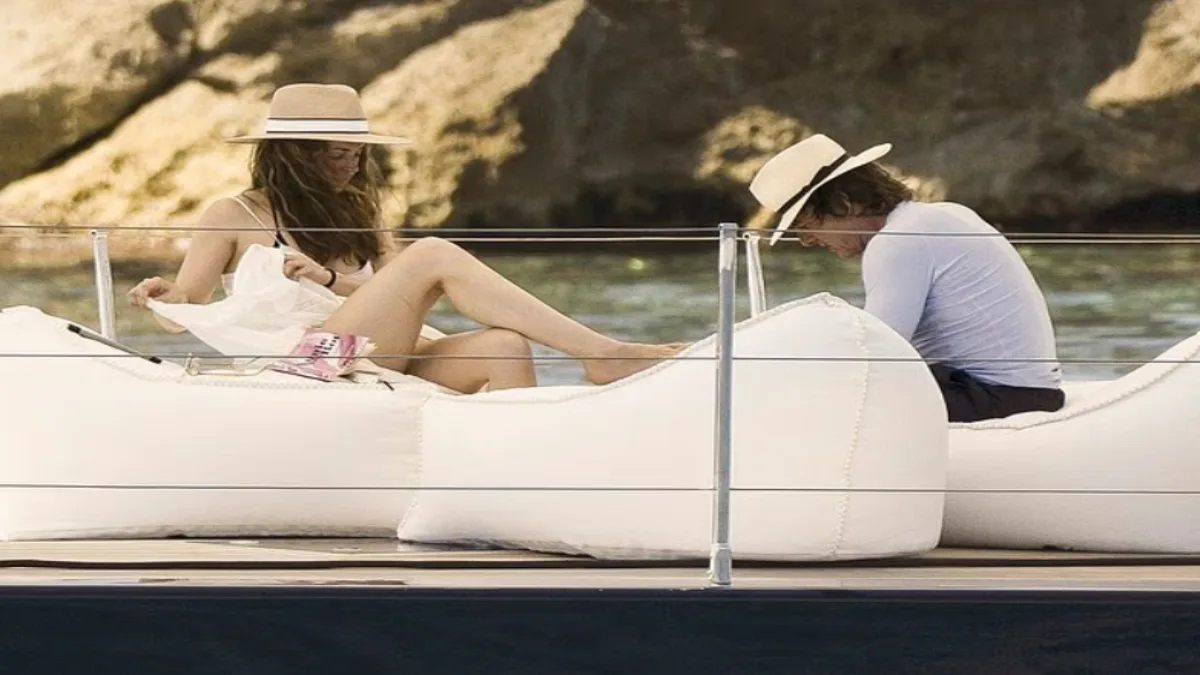 Ana de Armas and Tom Cruise’s Chemistry Heats Up Off-Screen