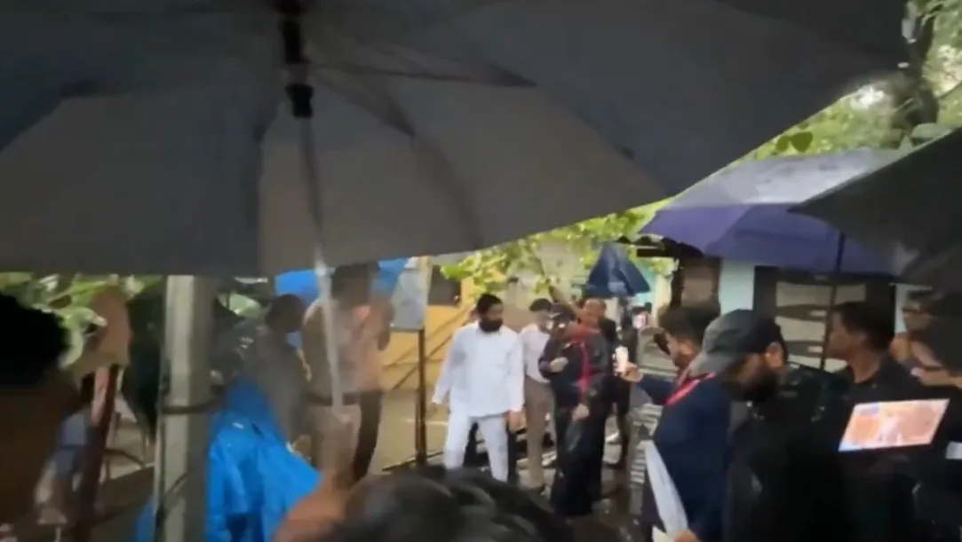 Eknath Shinde Reviews Thane Floods, Train Services Hit