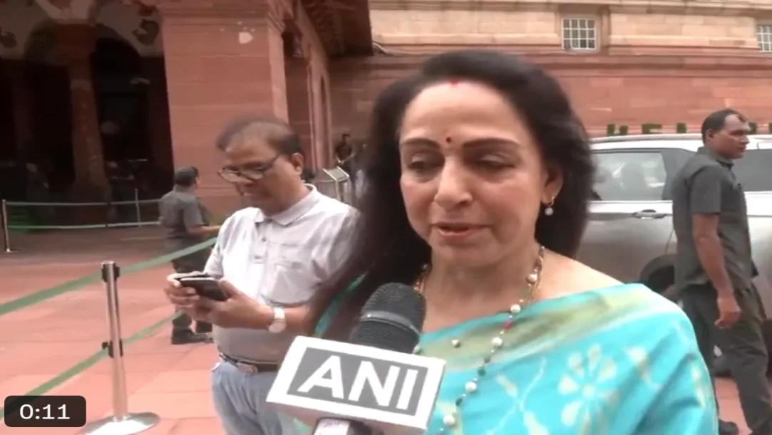 Hema Malini celebrates 50 years of Sholay with nostalgic remarks.