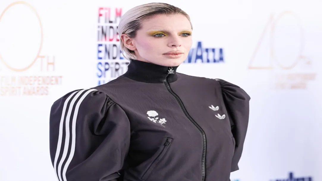 Julia Fox Opens Up About Pansexuality and Dismisses Male Benefit