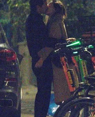 Olivia Wilde Caspar Jopling kissing photo