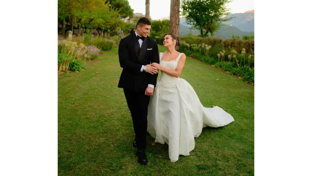 Franciny Ehlke's Instagram post features a series of photos