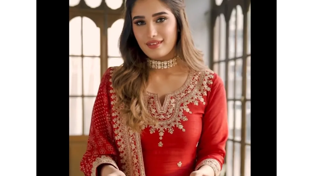 Rasha Thadani stuns in Karaj Jaipur for Diwali 2025.