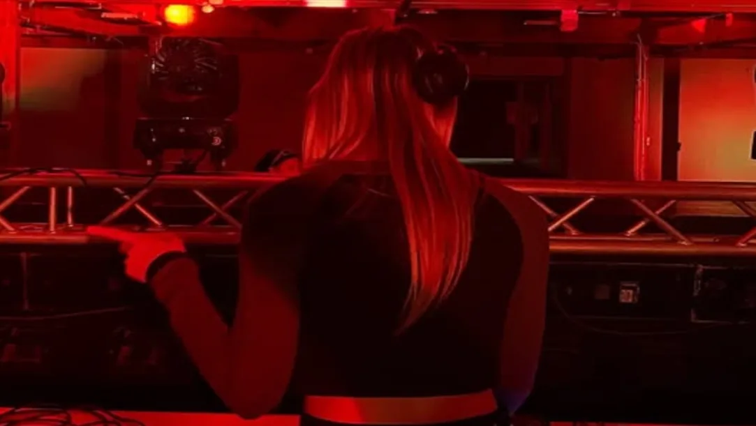 Vylit app logo with topless content allowed