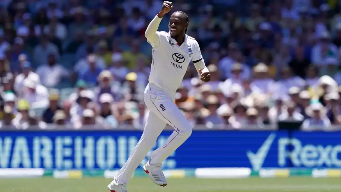 Jofra Archer following his side strain injury