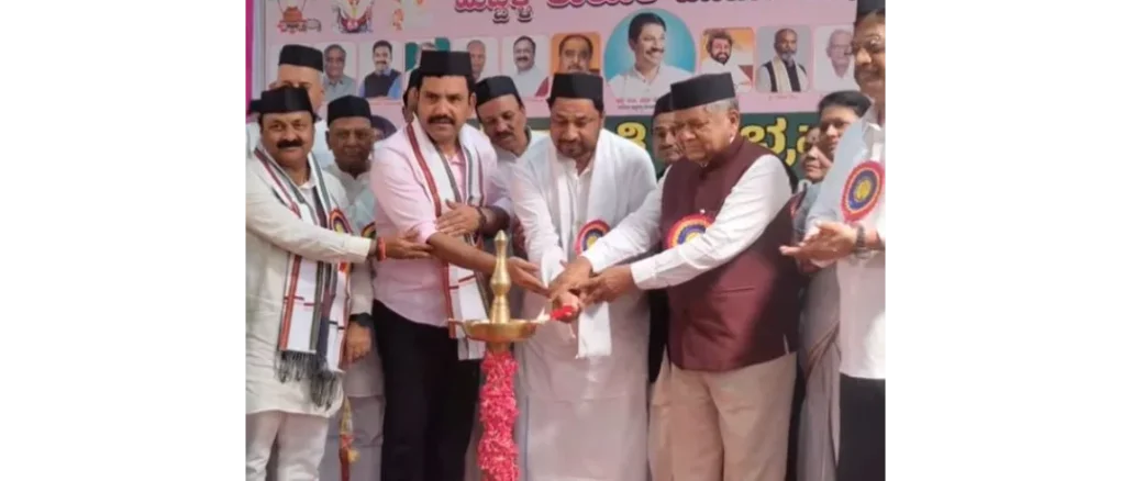 Jagadish Shettar, BY Vijayendra, and Mahesh Tenginkai lighting the lamp at the Banajiga Sangha event in Hubballi.