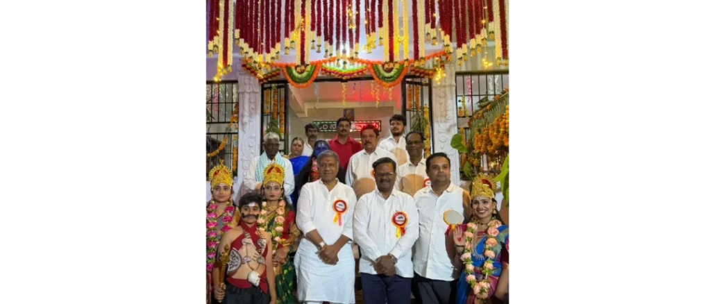 Shri Arvind Bellad and other dignitaries at the Ishwara Temple inauguration in Hubballi.