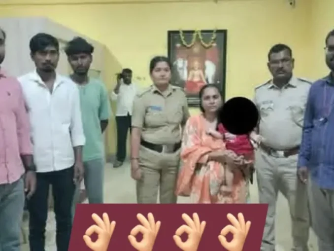 Police officers displaying seized gold ornaments in Ranebennur.