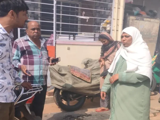 Hubballi: Ward 62 Awareness Drive for Waste Segregation - Corporator Sartaj Advani Visits Gandhi Ekta Colony