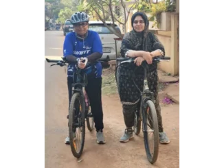 Women cyclists in Hubballi with participation numbers