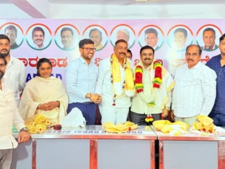 A.N. Nataraj Gowda addressing Congress workers at the Hubballi DCC office during a strategic meeting for the MLC Graduate constituency elections.