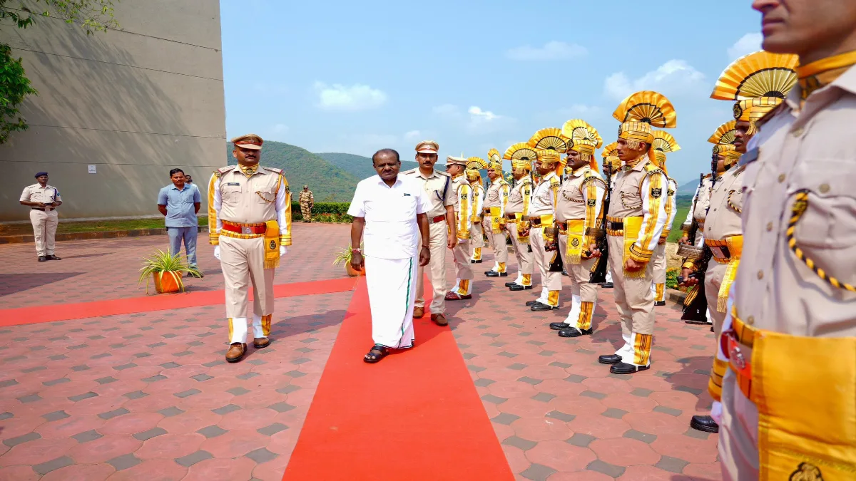 Union Minister H.D. Kumaraswamy inspecting RINL Steel plant coke oven batteries.