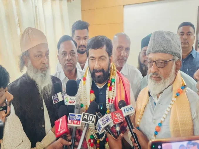 Haj Bhavan Hubli, Kittur Karnataka leaders, Siddaramaiah announcement, Hubli Circuit House, Saleem Ahmed tweet