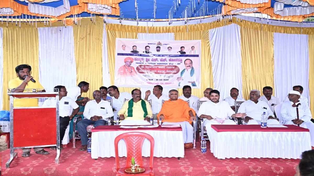 MLA N.H. Konaraddi initiated the construction of the Hadapad Samaj building in Navalgund with a 40-lakh grant. Part of a 21-crore regional development plan.
