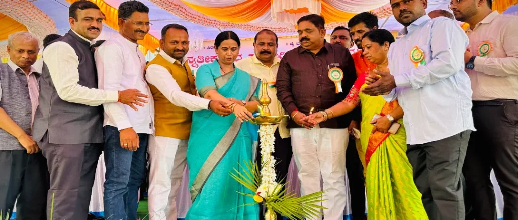 Mutaga school alumni meet, Lakshmi Hebbalkar news today, Guruvandana ceremony Karnataka, Belagavi school diamond jubilee.