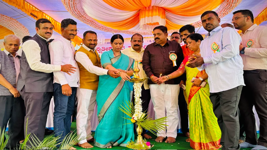 Mutaga school alumni meet, Lakshmi Hebbalkar news today, Guruvandana ceremony Karnataka, Belagavi school diamond jubilee.