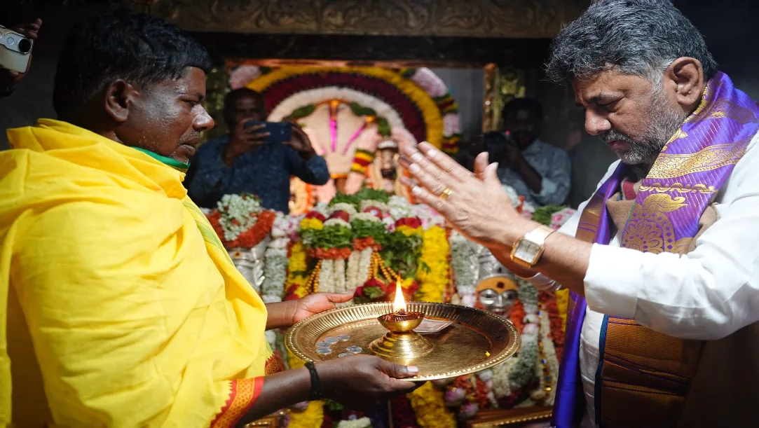 Huskur Madduramma Jatre dates, Anekal chariot festival 2026, D.K. Shivakumar temple visit, world's tallest chariot festival.