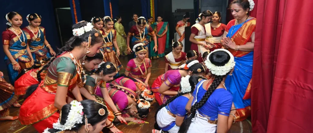 Nritya Kala Mandir students performing Bharatanatyam during 30-year celebration