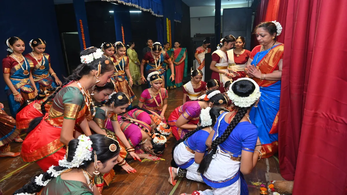 Nritya Kala Mandir students performing Bharatanatyam during 30-year celebration