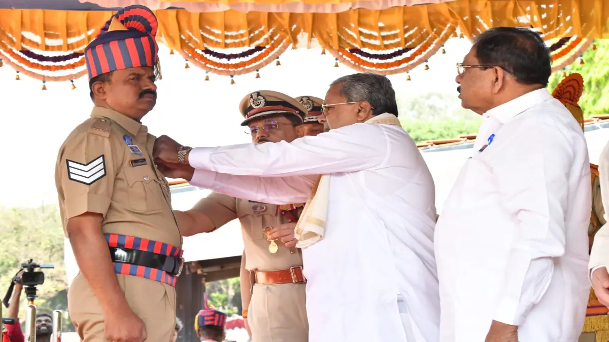 Siddaramaiah Honors 158 Officers