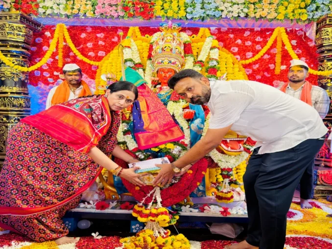 Minister Laxmi Hebbalkar and MLC Channaraj Hattiholi at Kolikoppa Gramadevi temple festival 2026.