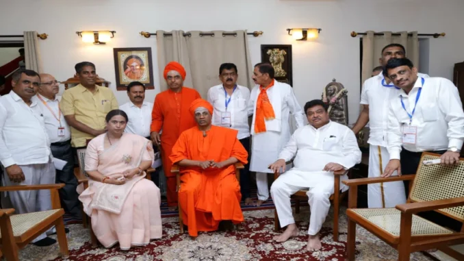 MB Patil Siddaganga Math visit Shivakumara Swamiji 119th Jayanti