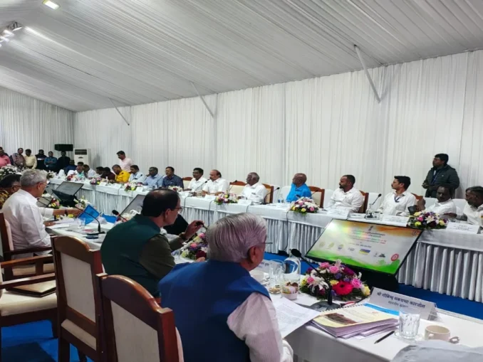 Govind Karjol addressing SC/ST employees in Ooty railway meeting