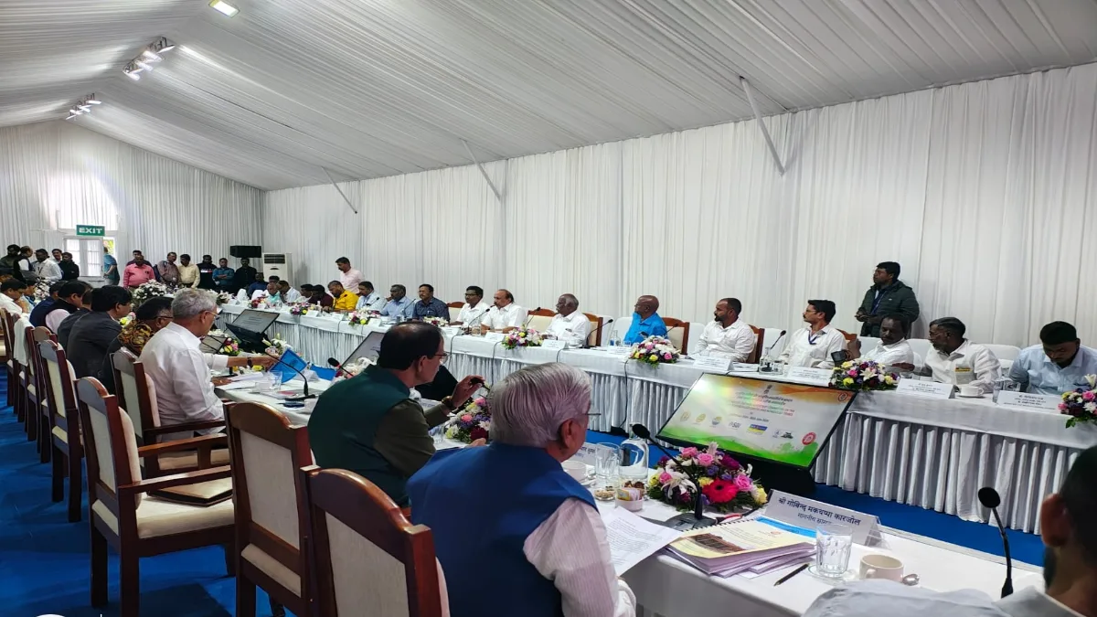 Govind Karjol addressing SC/ST employees in Ooty railway meeting