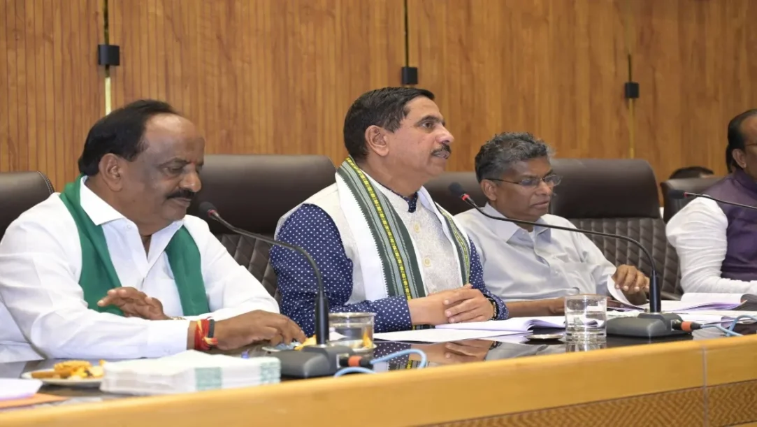 Dharwad disaster management meeting rainfall drop crop insurance health