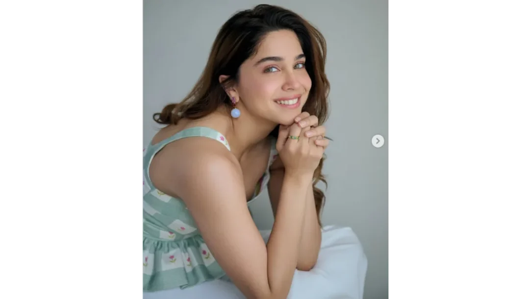 Sharvari new viral Instagram photos happiness follows caption