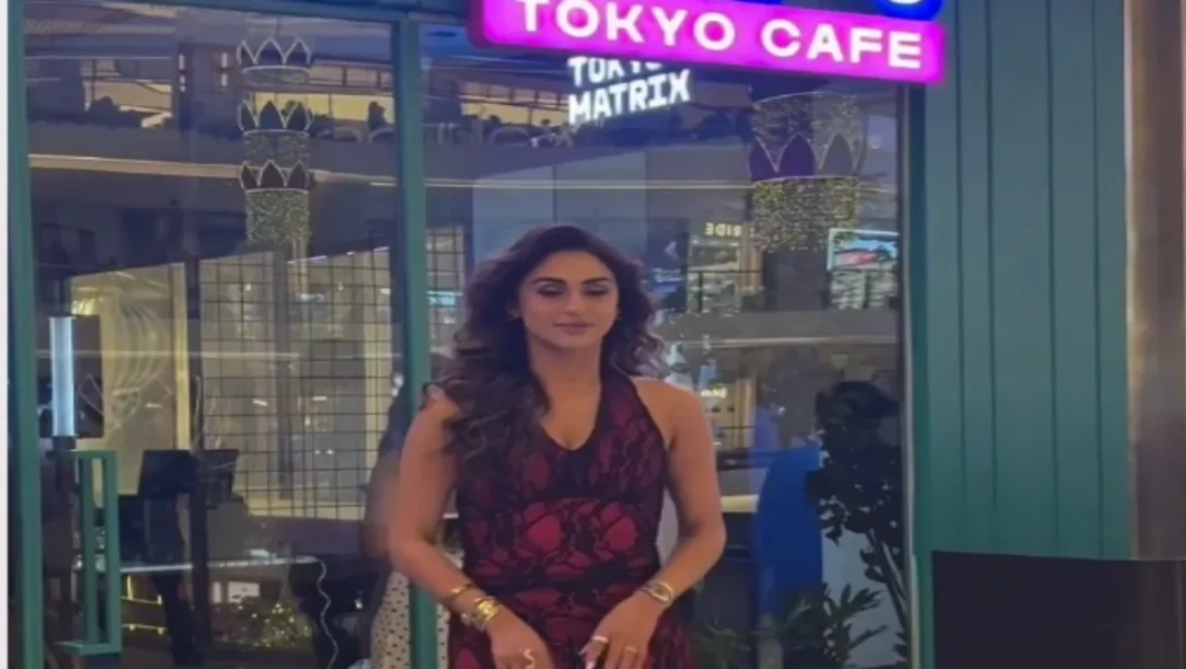 Krystle D’Souza Spotted at Harajuku Tokyo Cafe