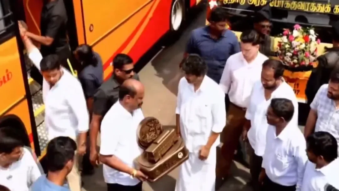 Vettri Payanam Bus Video Shows TN CM Vijay Stopping a Feet Touch
