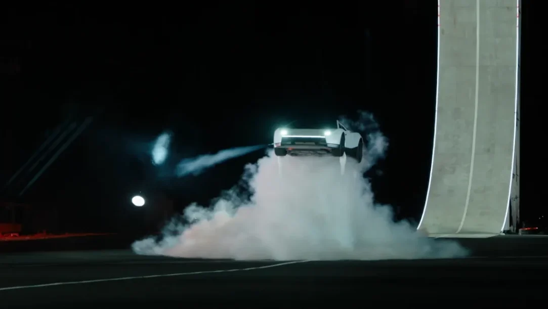 Watch Tesla next-generation Roadster prototype performing aerial stunt with thrusters