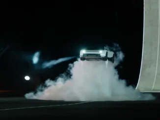 Watch Tesla next-generation Roadster prototype performing aerial stunt with thrusters