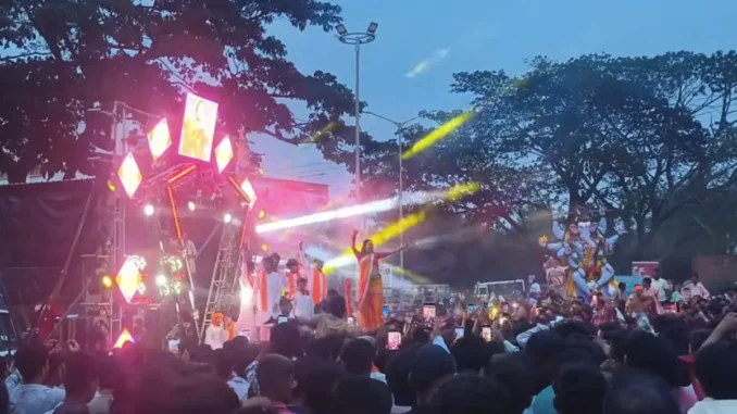 viral video of Nisha Mumbaikar’s dance during the Navanagar Ganesha immersion in Hubballi