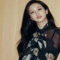 Jisoo Dior Paris Look Breaks the Night Feed in Minutes