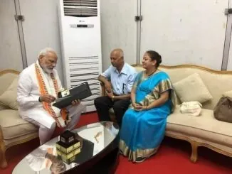 Chitale couple meets Modi