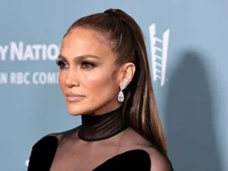 Photos: Jennifer Lopez Shows Off Her Hot Curves In A Bikini