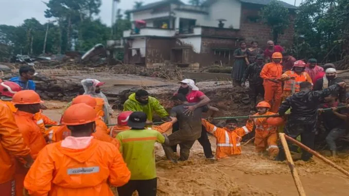 AAJ Tak News Live: Wayanad Landslides Kill 43, Hundreds trapped